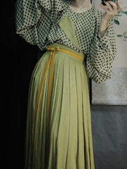[Emerald Trail] 绿野仙踪 Greenwoods Trace Hanfu Set with Printed Round Collar Top, Pleated Skirt, and Sun-Jewel Pībó Scarf