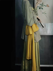 [Emerald Trail] 绿野仙踪 Greenwoods Trace Hanfu Set with Printed Round Collar Top, Pleated Skirt, and Sun-Jewel Pībó Scarf