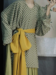 [Emerald Trail] 绿野仙踪 Greenwoods Trace Hanfu Set with Printed Round Collar Top, Pleated Skirt, and Sun-Jewel Pībó Scarf