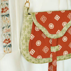 [The Shosoin Melody] 橘绿团花 Original Hanfu Peddler Bag with Tang Style Lute Patterns & Flip-Top Design