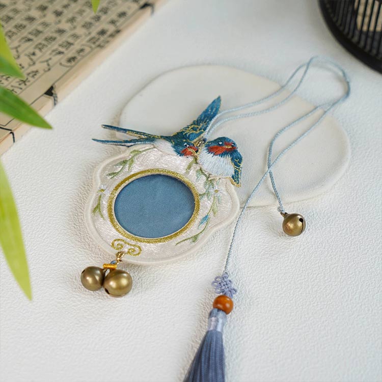 [The Returning Swallow] 燕回时 Original Double-Sided Embroidery Badge Holder & Hanfu Bag Charm